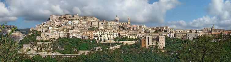 https://commons.wikimedia.org/wiki/File:Sicilia_Ragusa1_tango7174.jpg
